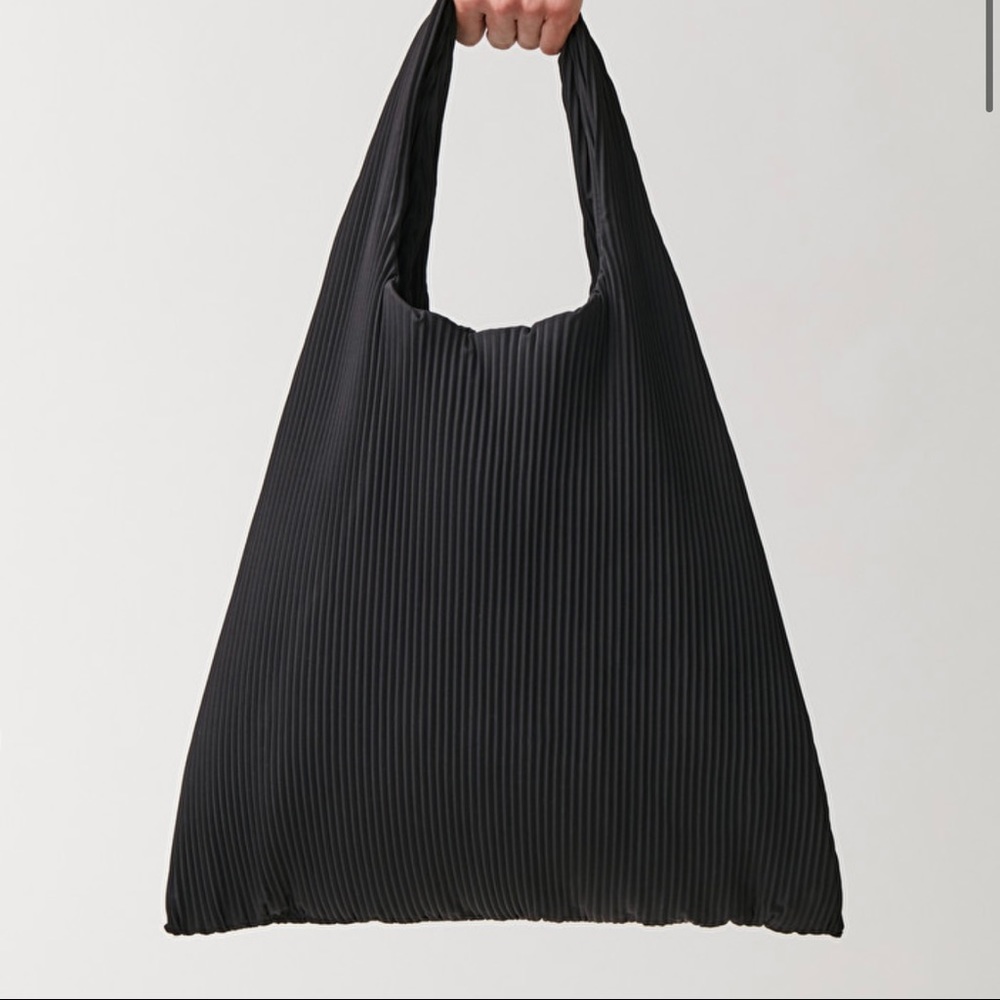 Cos pleated fabric shopper